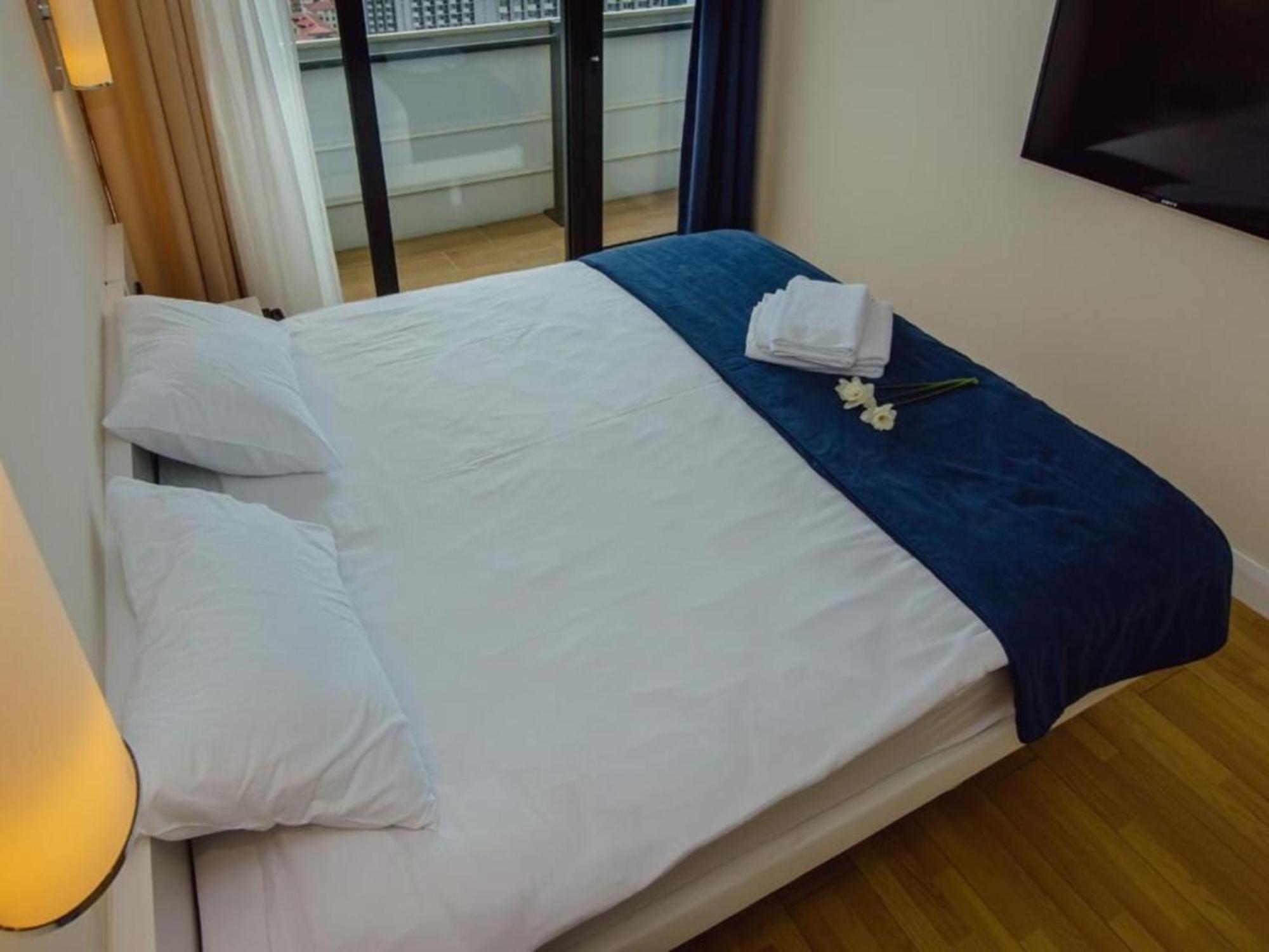 Ferienwohnung Orbi City Twin Towers Batumi Exterior foto