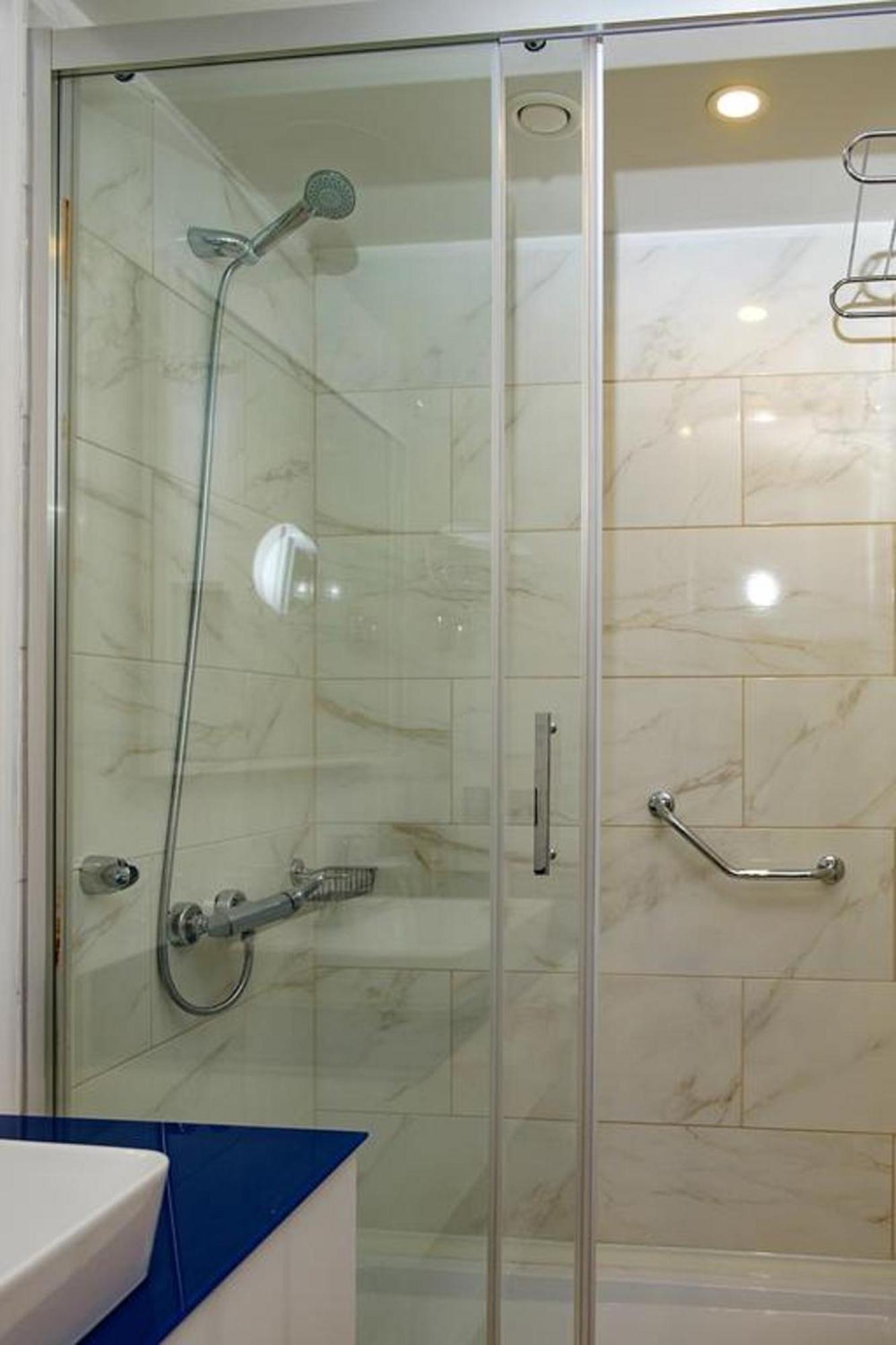 Ferienwohnung Orbi City Twin Towers Batumi Exterior foto