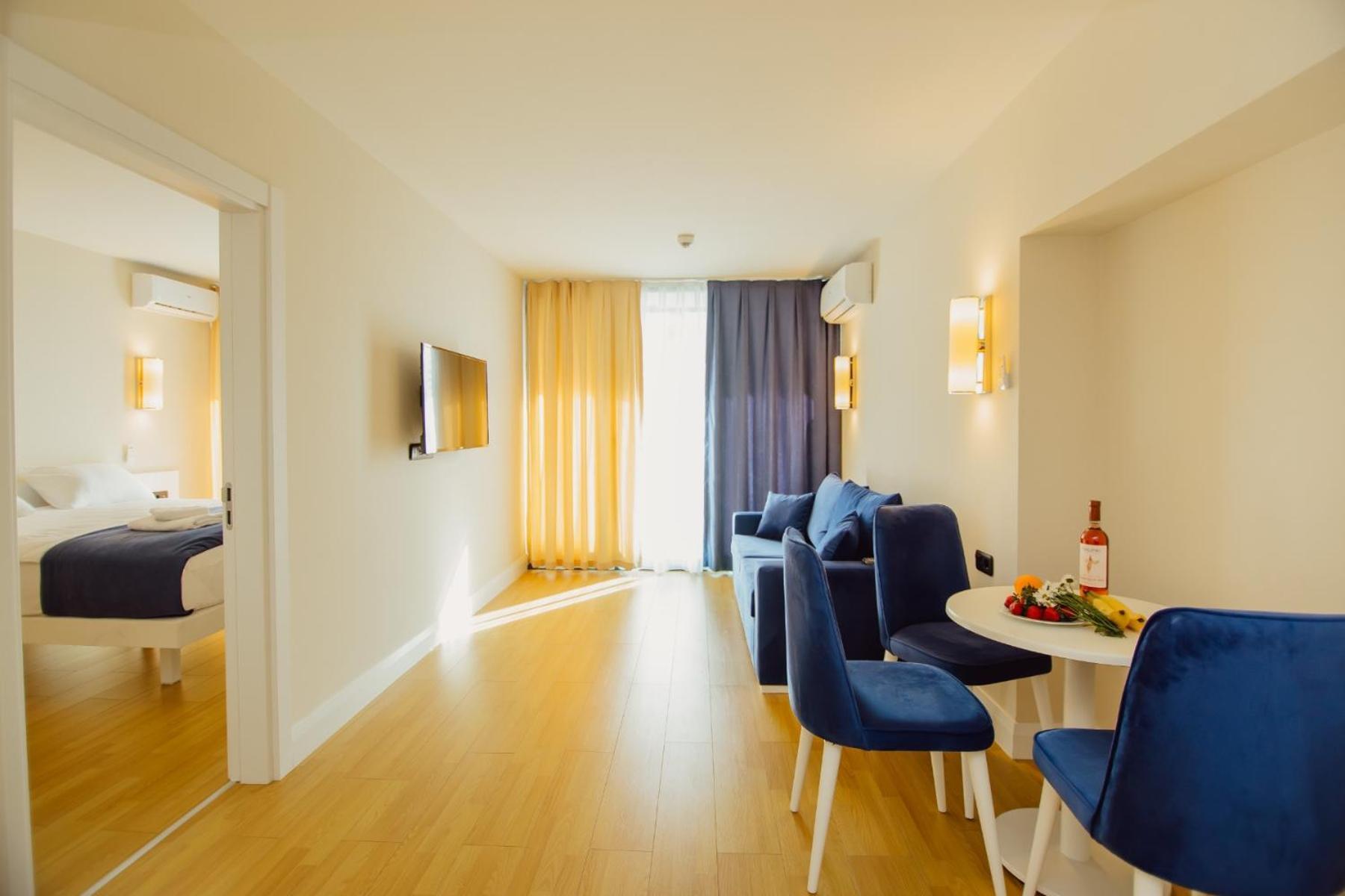 Ferienwohnung Orbi City Twin Towers Batumi Exterior foto