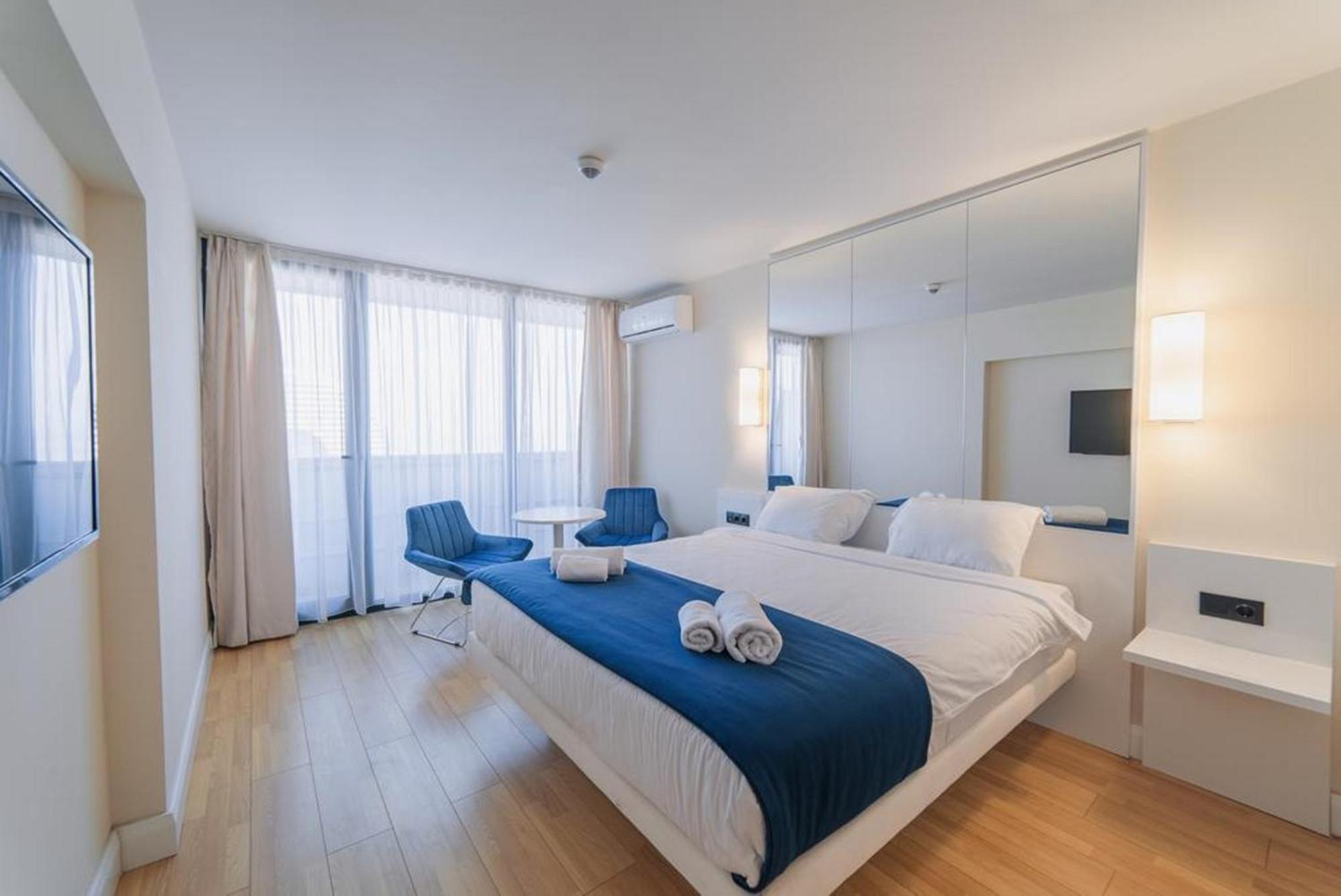 Ferienwohnung Orbi City Twin Towers Batumi Exterior foto